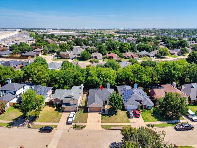 2401 Bennington Drive, Arlington, TX 76018