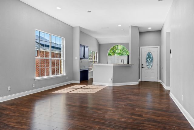 2401 Bennington Drive, Arlington, TX 76018