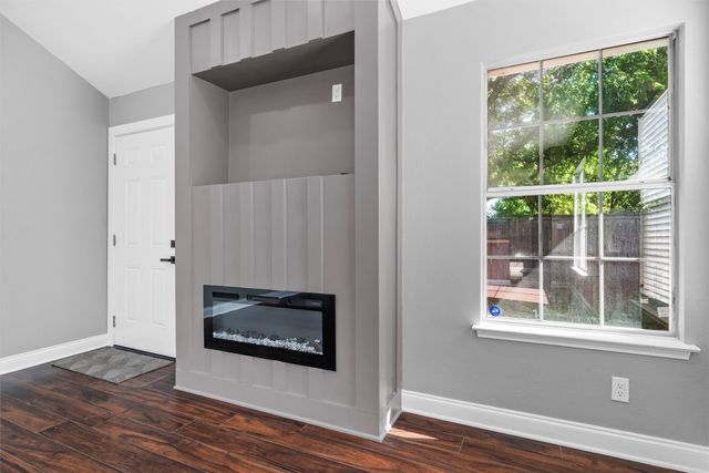 2401 Bennington Drive, Arlington, TX 76018