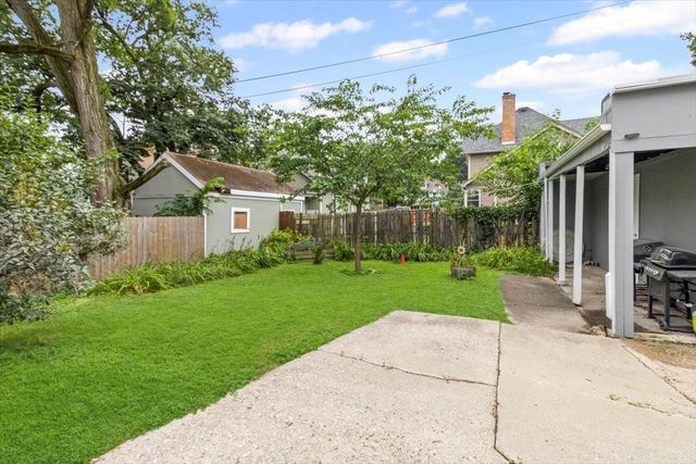 102 S Liberty Street 3, Elgin, IL 60120