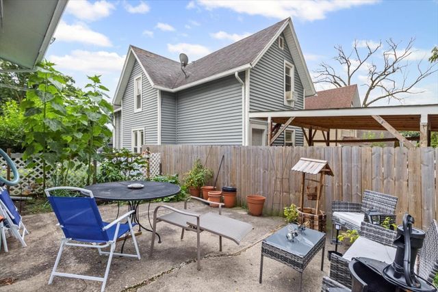 102 S Liberty Street 3, Elgin, IL 60120