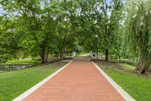 102 S Liberty Street 3, Elgin, IL 60120