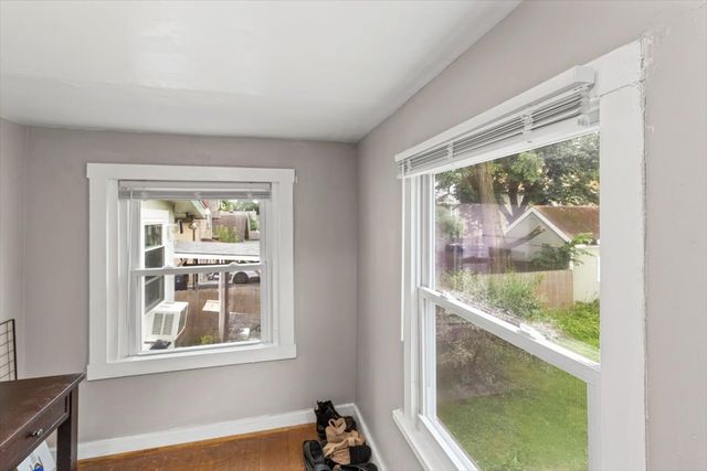 102 S Liberty Street 3, Elgin, IL 60120