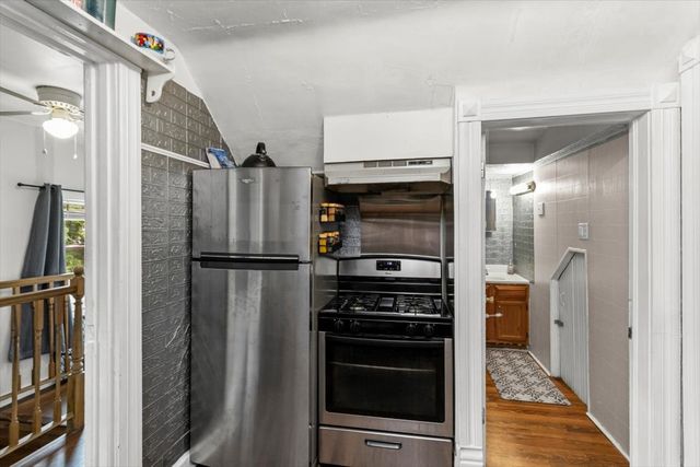 102 S Liberty Street 3, Elgin, IL 60120