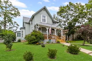 102 S Liberty Street 3, Elgin, IL 60120