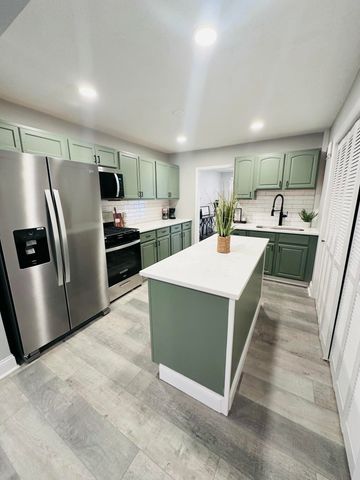 7437 White Oak Avenue, Hammond, IN 46324