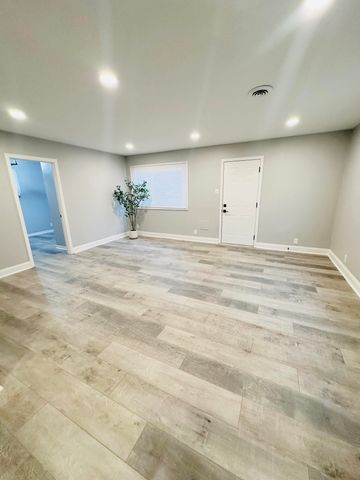 7437 White Oak Avenue, Hammond, IN 46324