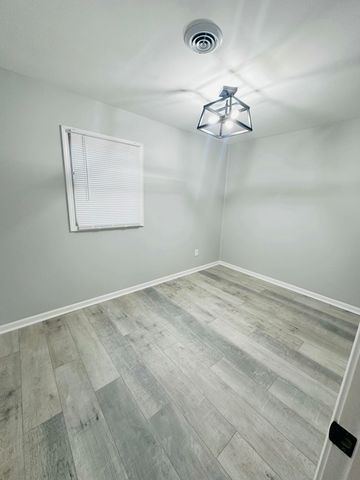 7437 White Oak Avenue, Hammond, IN 46324