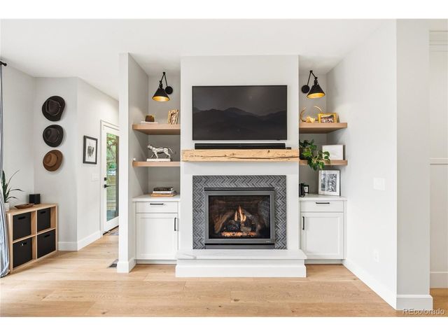3364 W Moncrieff Pl, Denver, CO 80211