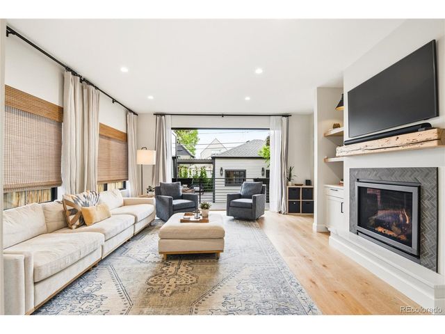 3364 W Moncrieff Pl, Denver, CO 80211
