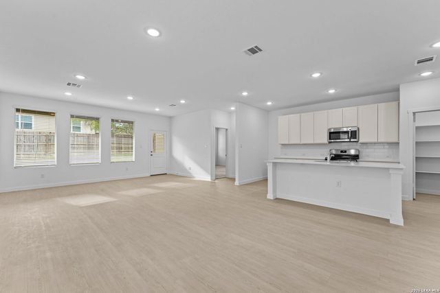 2303 Fort Davis Pass, Marion, TX 78124