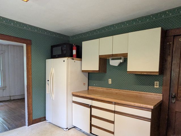 10 Staples Street, Danbury, CT 06810