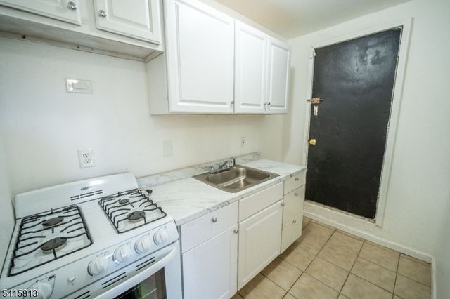 6 Baldwin Ave, Jersey City, NJ 07304