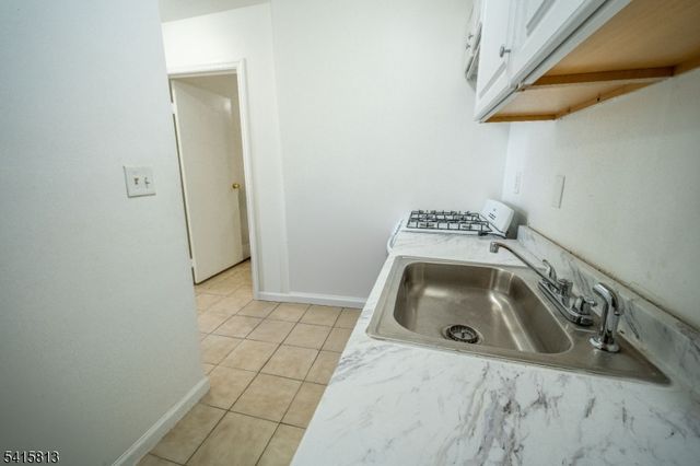 6 Baldwin Ave, Jersey City, NJ 07304