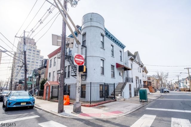 6 Baldwin Ave, Jersey City, NJ 07304