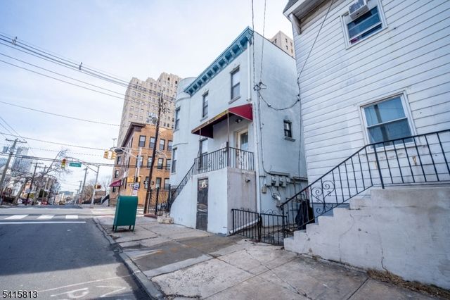 6 Baldwin Ave, Jersey City, NJ 07304