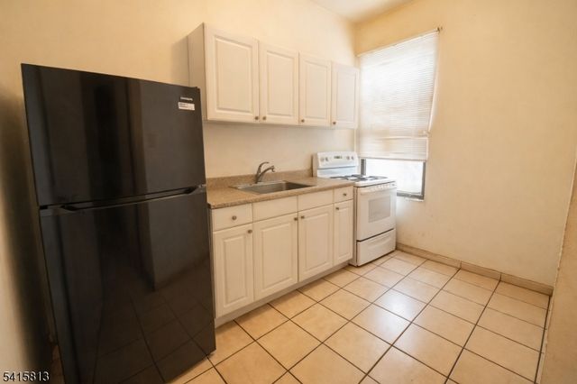 6 Baldwin Ave, Jersey City, NJ 07304