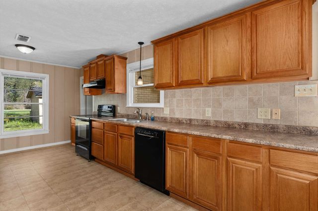 4984 Hwy 79 S, Henderson, TX 75654