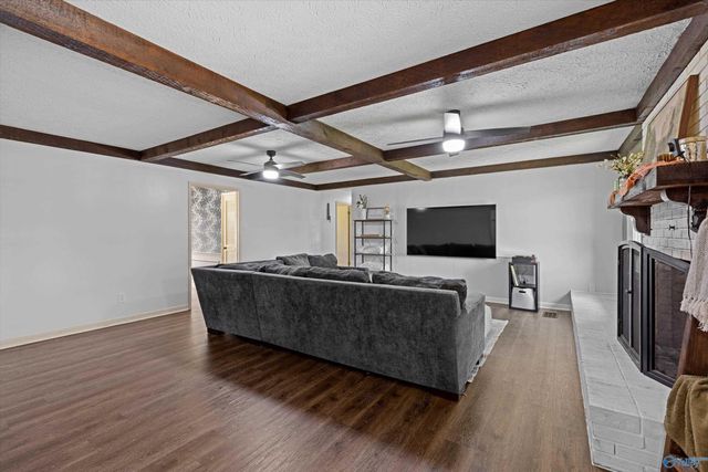 15209 Clodessa Drive, Athens, AL 35611