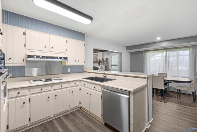 15209 Clodessa Drive, Athens, AL 35611