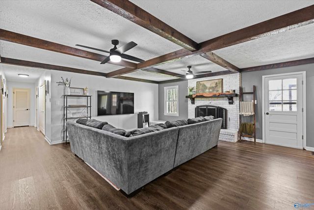 15209 Clodessa Drive, Athens, AL 35611