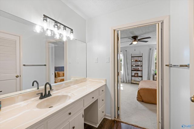 15209 Clodessa Drive, Athens, AL 35611