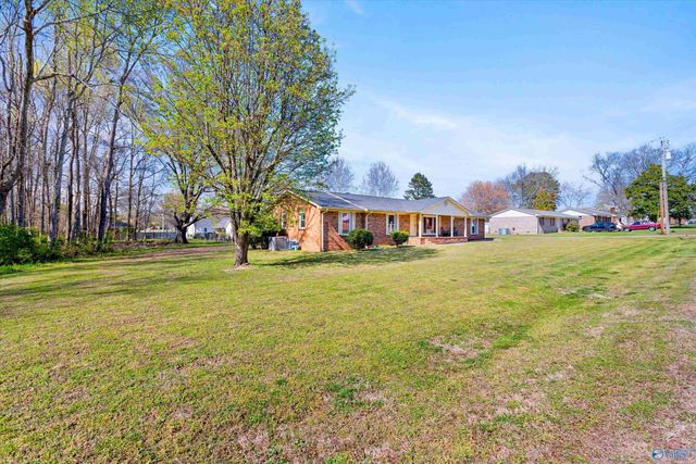 15209 Clodessa Drive, Athens, AL 35611