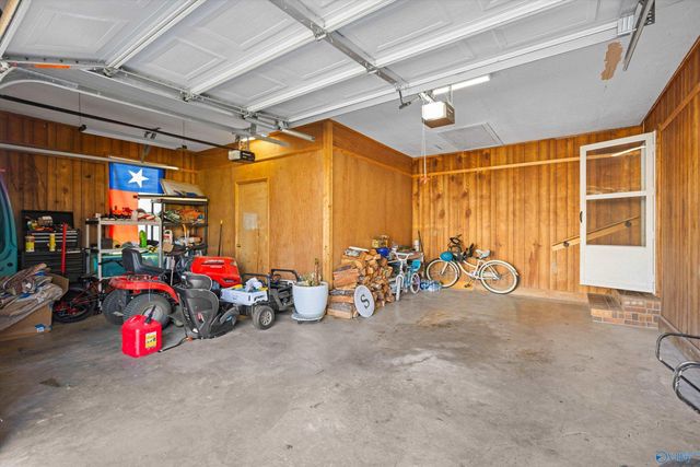 15209 Clodessa Drive, Athens, AL 35611