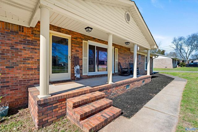 15209 Clodessa Drive, Athens, AL 35611