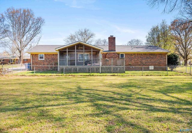 15209 Clodessa Drive, Athens, AL 35611