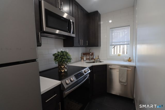 198 Montauk Avenue, New London, CT 06320