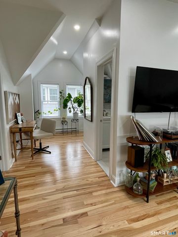 198 Montauk Avenue, New London, CT 06320