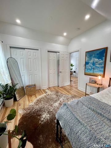 198 Montauk Avenue, New London, CT 06320