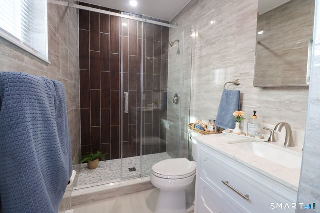 198 Montauk Avenue, New London, CT 06320