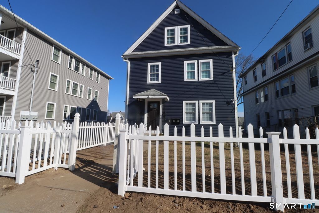 198 Montauk Avenue, New London, CT 06320