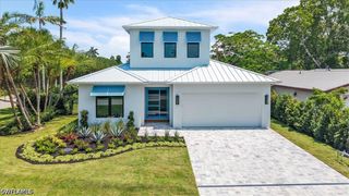 1009 29th AVE N, Naples, FL 34103