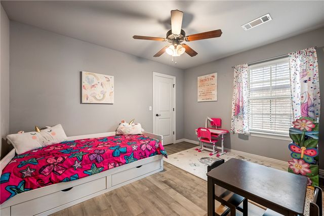 202 W Hayden Boulevard, Rogers, AR 72756