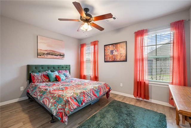 202 W Hayden Boulevard, Rogers, AR 72756