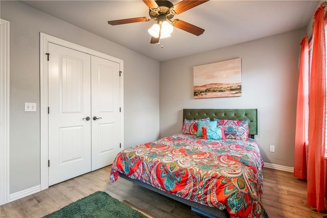 202 W Hayden Boulevard, Rogers, AR 72756