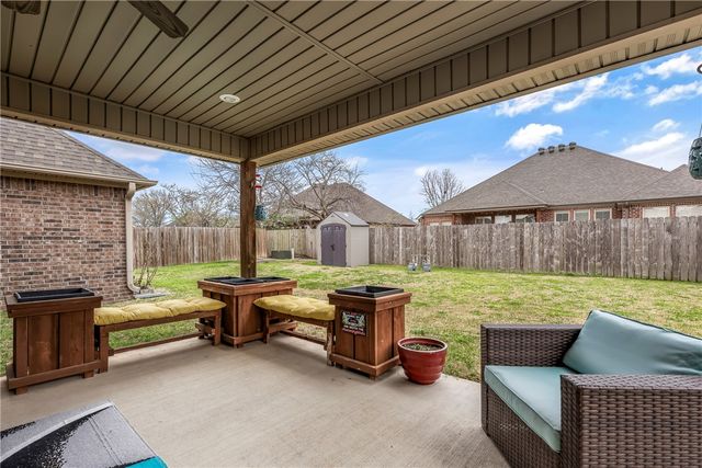 202 W Hayden Boulevard, Rogers, AR 72756