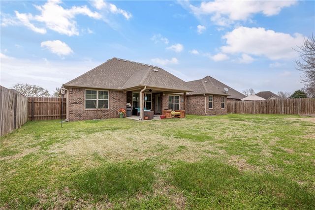 202 W Hayden Boulevard, Rogers, AR 72756