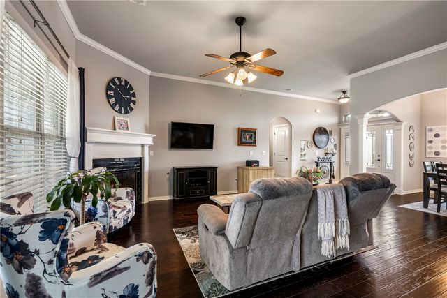 202 W Hayden Boulevard, Rogers, AR 72756