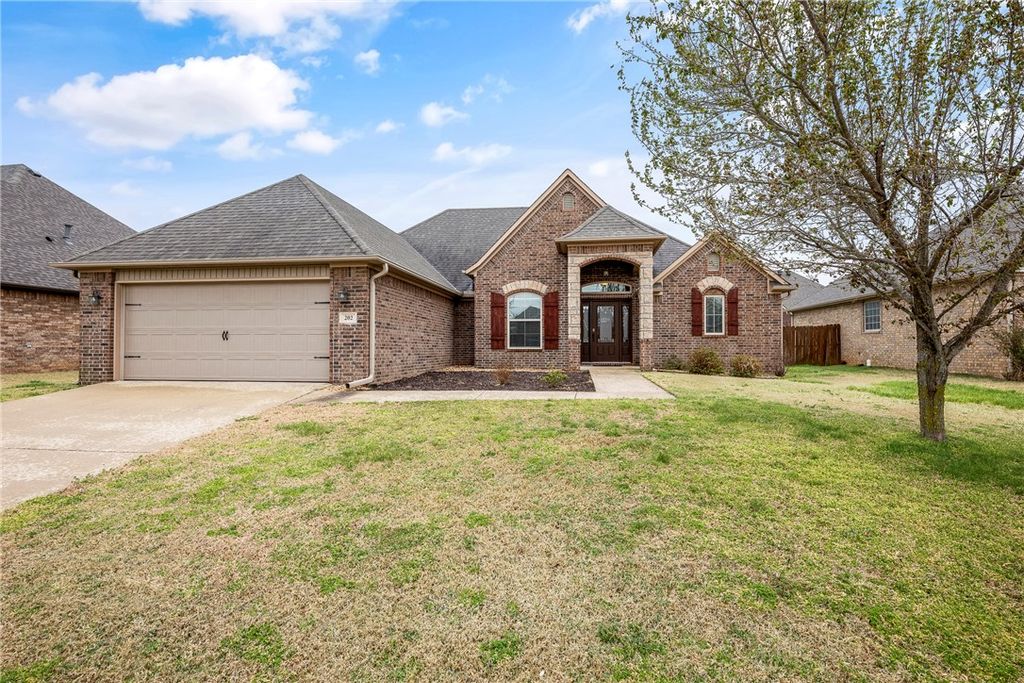 202 W Hayden Boulevard, Rogers, AR 72756