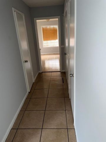 3157 Tulip Poplar Dr, Memphis, TN 38115