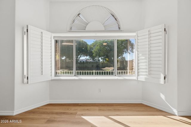 5830 E MCKELLIPS Road 100, Mesa, AZ 85215