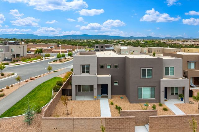 4724 Wheeler Peak, Santa Fe, NM 87507