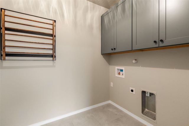 4724 Wheeler Peak, Santa Fe, NM 87507