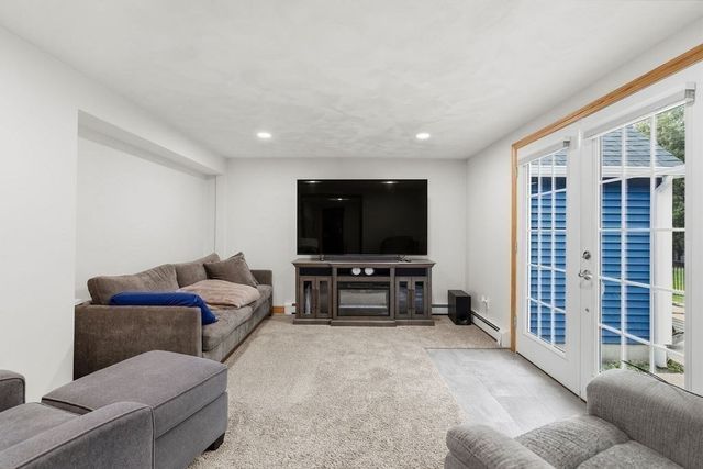 76 Fairview Ave, Rehoboth, MA 02769