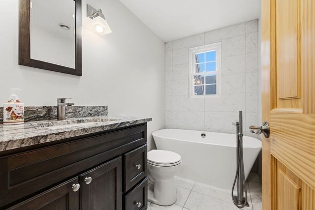 76 Fairview Ave, Rehoboth, MA 02769