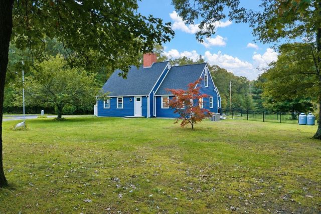 76 Fairview Ave, Rehoboth, MA 02769